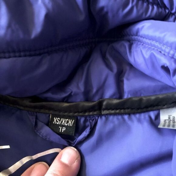 Women’s Guess XS Puffer Jacket - Picture 5 of 15